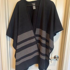 Ike Behar Black and White Patterned Poncho, Size O/S
